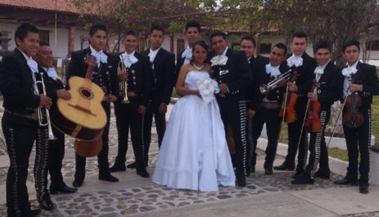 CONTRATACIÓN DE MARIACHIS EN LA ALCALDÍA BENITO JUAREZ